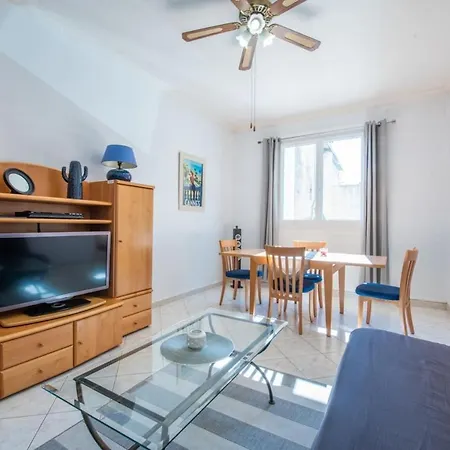 Lovely Renovated 5pax In The Heart Of Apartment