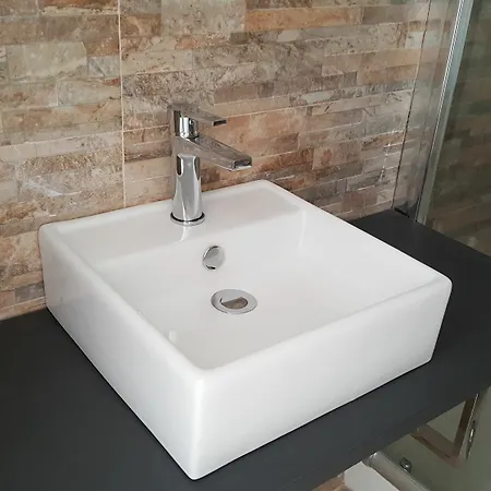 Lovely Renovated 5pax In The Heart Of