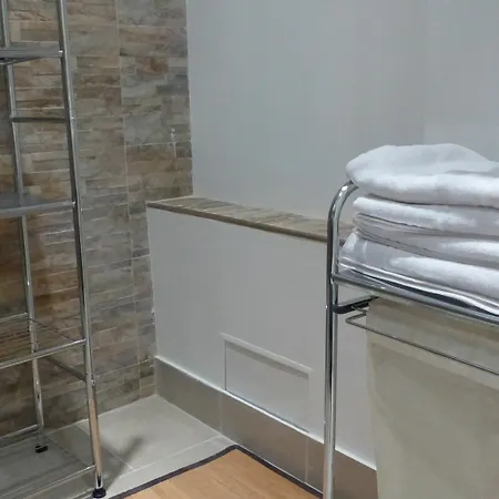 Lovely Renovated 5pax In The Heart Of *