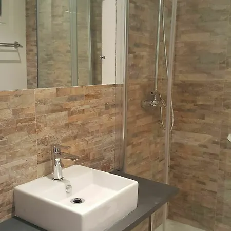 Apartment Lovely Renovated 5pax In The Heart Of *
