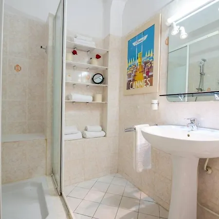 Lovely Renovated 5pax In The Heart Of Apartment *