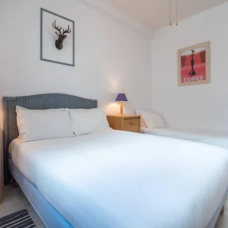 Apartment Lovely Renovated 5pax In The Heart Of